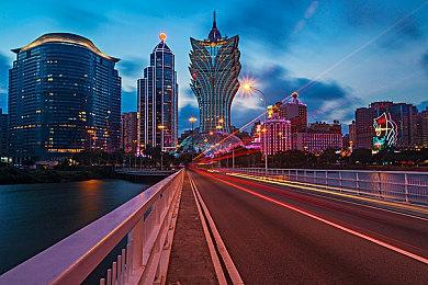 《Mechaknights Legends》Steam上线 巨型机甲战斗